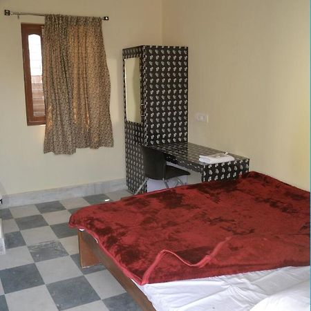 Hotel Vaibhav Raxaul Экстерьер фото